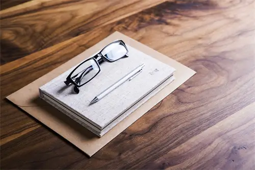 定旅游拍照情侣室内游玩